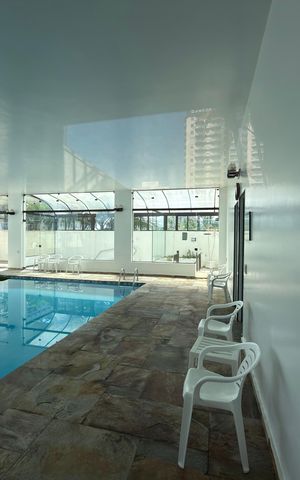 Apartamento à venda com 240m², 4 quartos e 4 vagasÁrea comum - Piscina