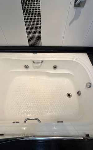 Apartamento à venda com 240m², 4 quartos e 4 vagasSuíte 1 Banheiro 