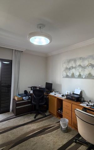 Apartamento à venda com 240m², 4 quartos e 4 vagasQuarto