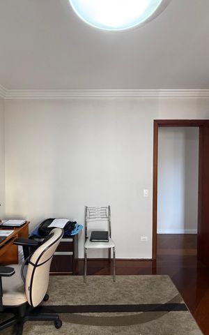 Apartamento à venda com 240m², 4 quartos e 4 vagasQuarto