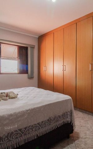 Casa à venda com 291m², 4 quartos e 2 vagas