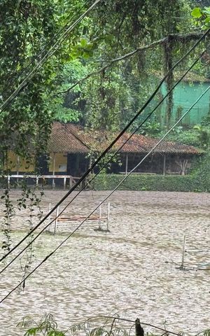Casa de condomínio à venda com 76m², 1 quarto e 1 vaga Casa de condomínio à venda com 76m², 1 quarto e 1 vagaÁrea externa