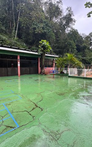 Casa de condomínio à venda com 76m², 1 quarto e 1 vaga