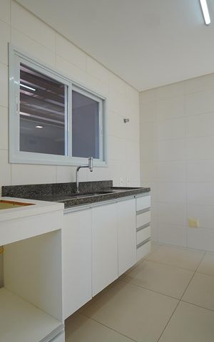 Casa para alugar com 135m², 3 quartos e 2 vagasCozinha 