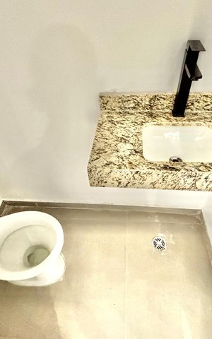 Casa à venda com 135m², 3 quartos e 2 vagas Casa à venda com 135m², 3 quartos e 2 vagasLavabo