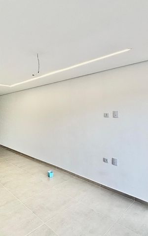 Casa à venda com 135m², 3 quartos e 2 vagas Casa à venda com 135m², 3 quartos e 2 vagasSala