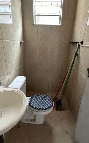 Casa para alugar com 107m², 1 quarto e sem vaga Casa para alugar com 107m², 1 quarto e sem vagaBanheiro