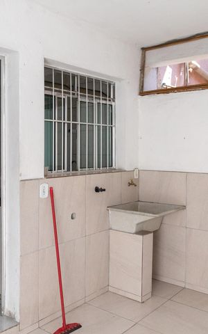 Casa para alugar com 42m², 1 quarto e sem vagaÁrea de Serviço