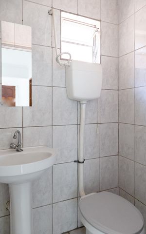 Casa para alugar com 42m², 1 quarto e sem vagaBanheiro
