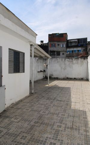 Casa à venda com 329m², 4 quartos e 3 vagasQuintal