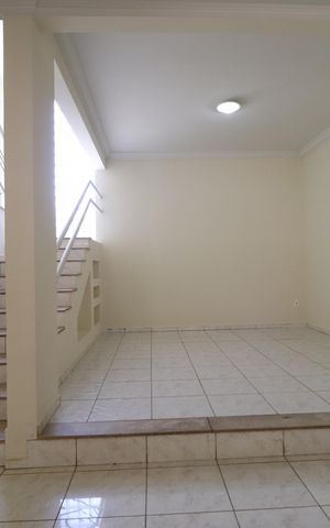 Casa para alugar com 316m², 5 quartos e 5 vagasSala