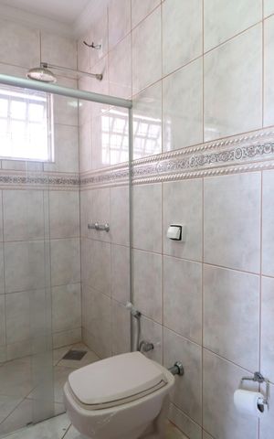 Casa para alugar com 316m², 5 quartos e 5 vagasBanheiro do Quarto 3