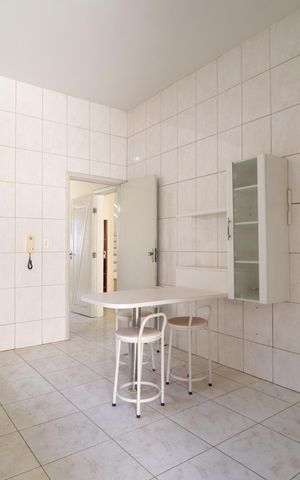 Casa para alugar com 316m², 5 quartos e 5 vagasCozinha