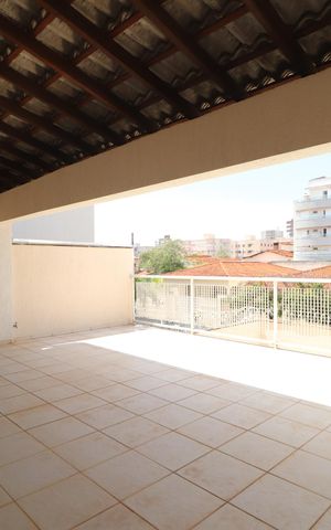 Casa para alugar com 316m², 5 quartos e 5 vagasTerraço