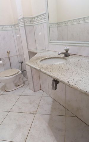 Casa para alugar com 316m², 5 quartos e 5 vagasLavabo