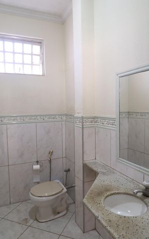 Casa para alugar com 316m², 5 quartos e 5 vagasLavabo