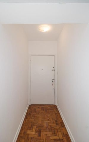 Apartamento à venda com 84m², 3 quartos e sem vaga Apartamento à venda com 84m², 3 quartos e sem vagaEntrada