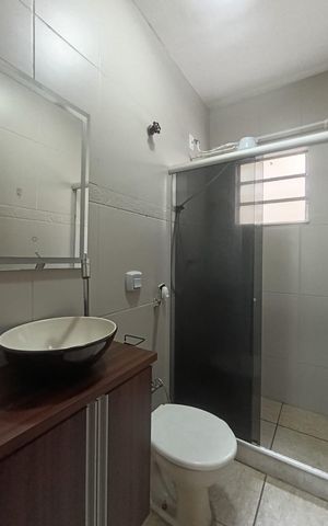 Casa para alugar com 56m², 2 quartos e sem vaga Casa para alugar com 56m², 2 quartos e sem vagaBanheiro