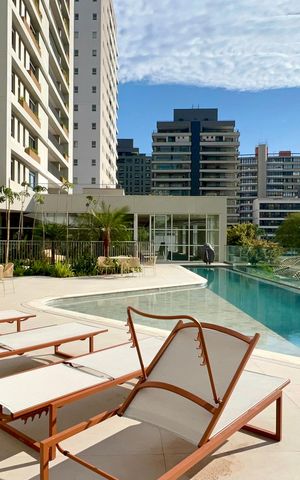Apartamento à venda com 198m², 3 quartos e 3 vagas Apartamento à venda com 198m², 3 quartos e 3 vagasPiscina