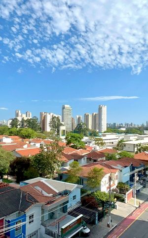 Apartamento à venda com 198m², 3 quartos e 3 vagas Apartamento à venda com 198m², 3 quartos e 3 vagasVista da Varanda