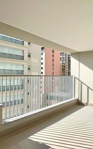 Apartamento à venda com 198m², 3 quartos e 3 vagas Apartamento à venda com 198m², 3 quartos e 3 vagasVaranda gourmet