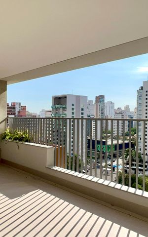 Apartamento à venda com 198m², 3 quartos e 3 vagas Apartamento à venda com 198m², 3 quartos e 3 vagasVaranda gourmet