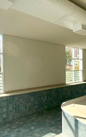 Apartamento à venda com 198m², 3 quartos e 3 vagas Apartamento à venda com 198m², 3 quartos e 3 vagasPiscina Coberta