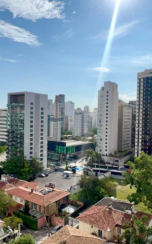 Apartamento à venda com 198m², 3 quartos e 3 vagas Apartamento à venda com 198m², 3 quartos e 3 vagasVista da varanda gourmet