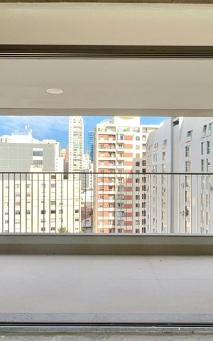 Apartamento à venda com 198m², 3 quartos e 3 vagas Apartamento à venda com 198m², 3 quartos e 3 vagasVaranda