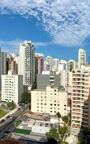 Apartamento à venda com 353m², 3 quartos e 3 vagas Apartamento à venda com 353m², 3 quartos e 3 vagasVista da Varanda