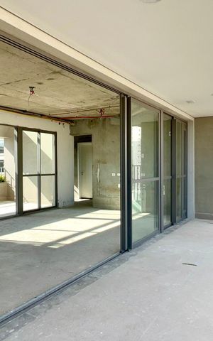 Apartamento à venda com 353m², 3 quartos e 3 vagas Apartamento à venda com 353m², 3 quartos e 3 vagasVaranda