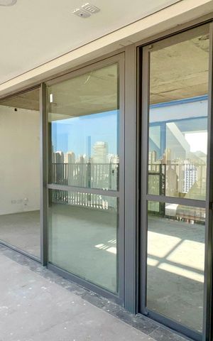 Apartamento à venda com 353m², 3 quartos e 3 vagas Apartamento à venda com 353m², 3 quartos e 3 vagasVaranda