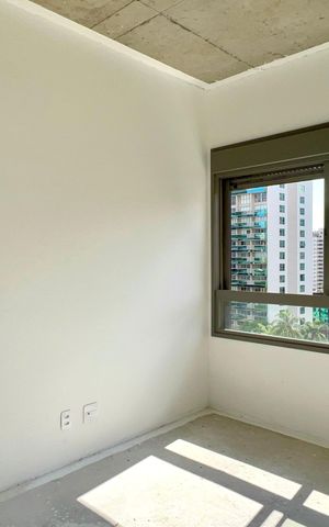 Apartamento à venda com 248m², 4 quartos e 4 vagas Apartamento à venda com 248m², 4 quartos e 4 vagasSuíte 3