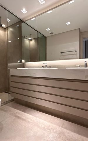 Apartamento para alugar com 135m², 2 quartos e 2 vagas Apartamento para alugar com 135m², 2 quartos e 2 vagasBanheiro da Suíte 2