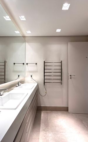 Apartamento para alugar com 135m², 2 quartos e 2 vagas Apartamento para alugar com 135m², 2 quartos e 2 vagasBanheiro da Suíte 2