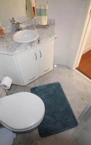 Apartamento à venda com 80m², 2 quartos e sem vagaBanheiro
