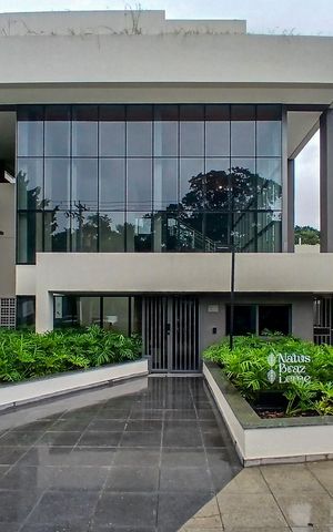 Apartamento à venda com 256m², 3 quartos e 2 vagas Apartamento à venda com 256m², 3 quartos e 2 vagasFachada