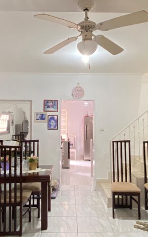 Casa à venda com 164m², 3 quartos e 2 vagas Casa à venda com 164m², 3 quartos e 2 vagasSala