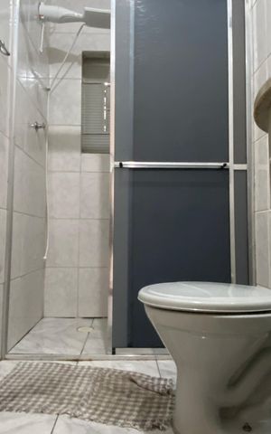 Casa à venda com 164m², 3 quartos e 2 vagas Casa à venda com 164m², 3 quartos e 2 vagasBanheiro