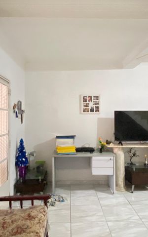 Casa à venda com 164m², 3 quartos e 2 vagas Casa à venda com 164m², 3 quartos e 2 vagasSala