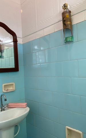 Casa à venda com 164m², 3 quartos e 2 vagas Casa à venda com 164m², 3 quartos e 2 vagasBanheiro 2