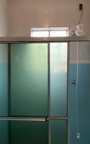 Casa à venda com 164m², 3 quartos e 2 vagas Casa à venda com 164m², 3 quartos e 2 vagasBanheiro 2