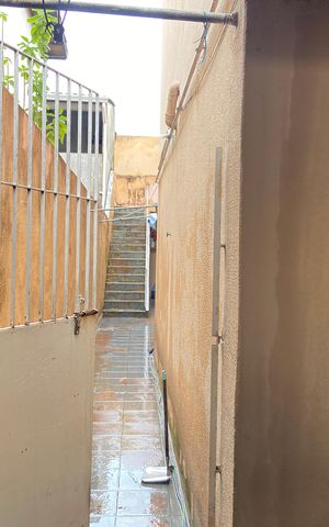 Casa à venda com 164m², 3 quartos e 2 vagas Casa à venda com 164m², 3 quartos e 2 vagasÁrea externa
