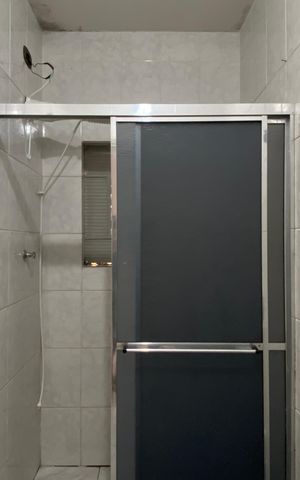 Casa à venda com 164m², 3 quartos e 2 vagas Casa à venda com 164m², 3 quartos e 2 vagasBanheiro