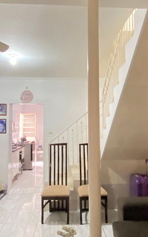 Casa à venda com 164m², 3 quartos e 2 vagas Casa à venda com 164m², 3 quartos e 2 vagasSala