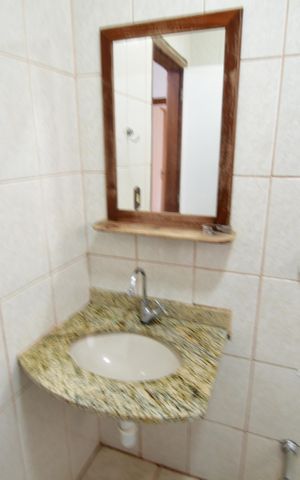 Casa de condomínio para alugar com 122m², 3 quartos e 3 vagasBanheiro 