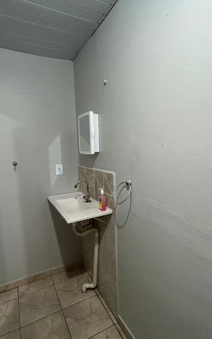 Casa à venda com 110m², 2 quartos e 1 vagaBanheiro 2