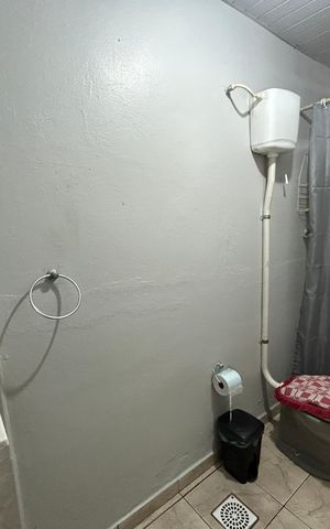 Casa à venda com 110m², 2 quartos e 1 vagaBanheiro 2