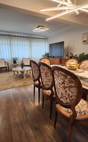 Apartamento à venda com 173m², 3 quartos e 1 vaga Apartamento à venda com 173m², 3 quartos e 1 vagaSala
