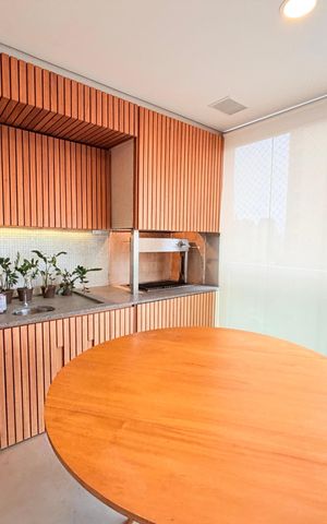 Apartamento à venda com 167m², 3 quartos e 3 vagas Apartamento à venda com 167m², 3 quartos e 3 vagasVaranda